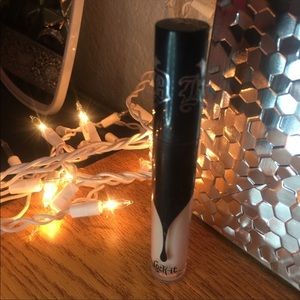 KVD Lock-it Concealer